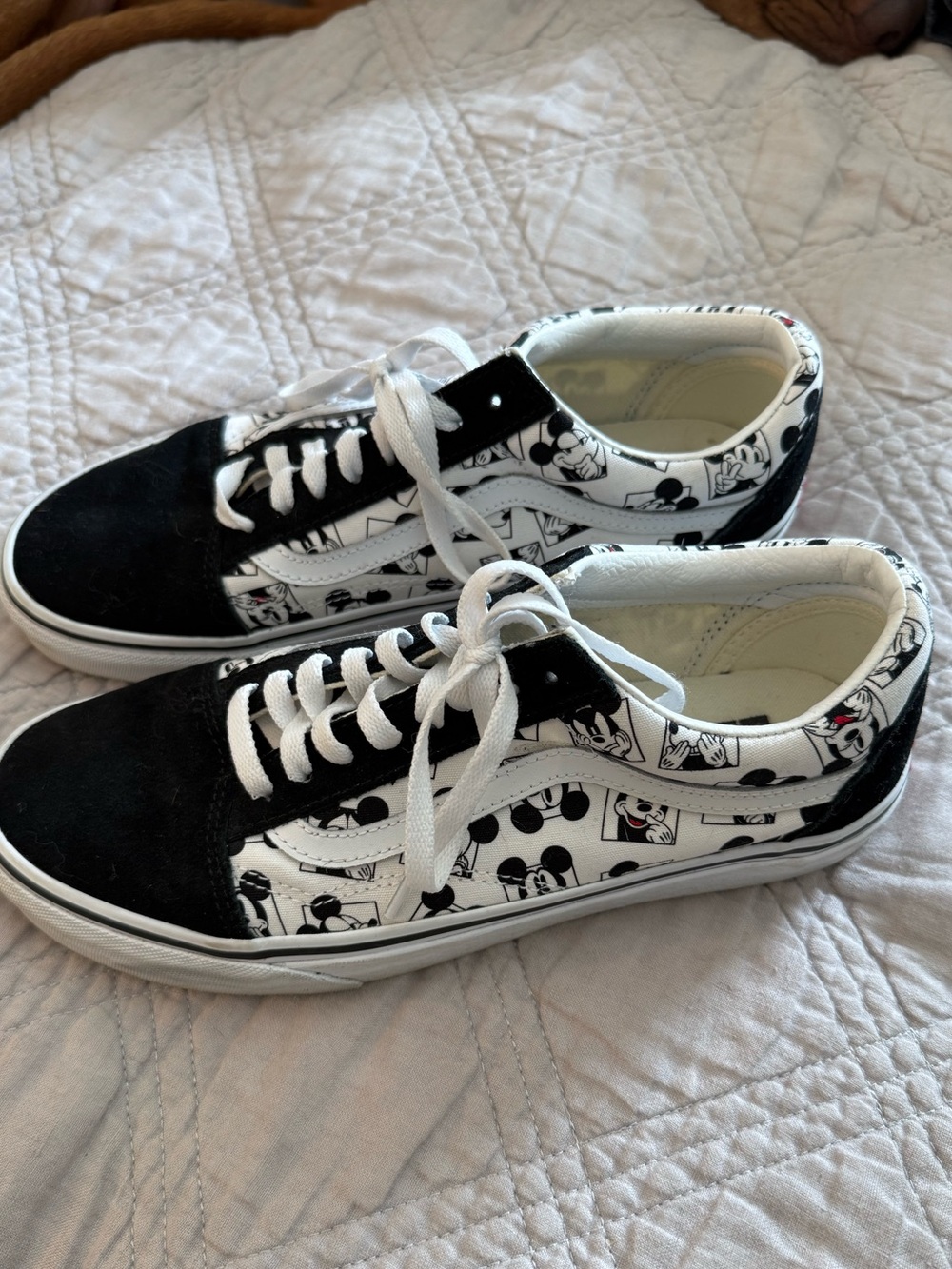 NWOT Unisex Custom Vans Disney Print Sneakers Mens 8.5 Women’s 10